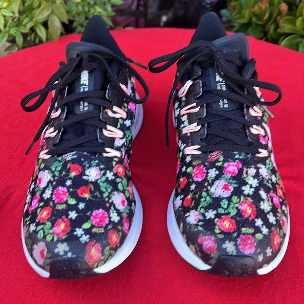 Nike Women's Floral Black Pink Running Sneakers - Picture 12 of 16